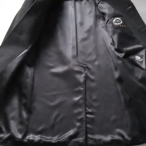 HOLT RENFREW 💯% Wool Overcoat - Picture 8 of 8